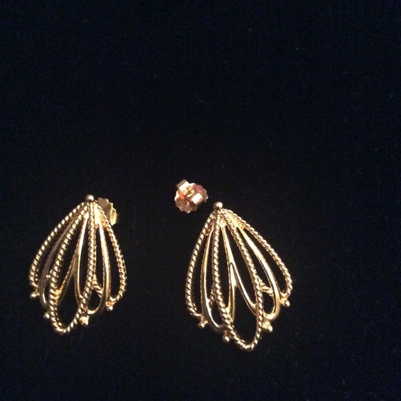Avon Gold Filigree Earrings.  Nice quality and gorgeous detail and design - Picture 4 of 8